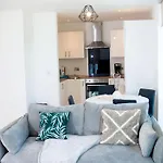 Your Private Oasis In Manchester